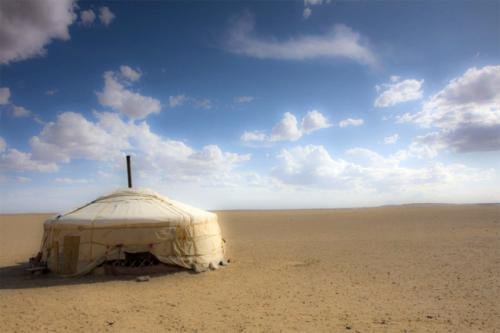 Өвөлжин гэрийнх нь өрхийг татсан хий үзэгдэл хавар нь гэнэт үзэгджээ